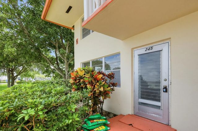 2 of 32 - 245 Camden K, West Palm Beach, FL