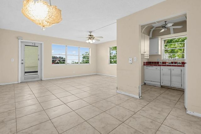 4 of 32 - 245 Camden K, West Palm Beach, FL