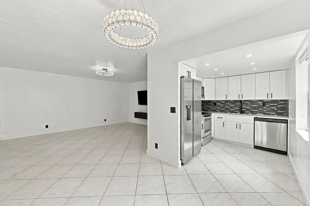 541 Burgundy L #541, Delray Beach