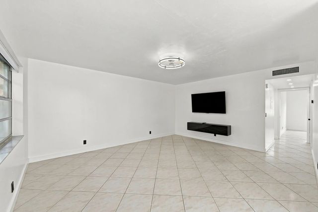 3 of 16 - 541 Burgundy L #541, Delray Beach, FL