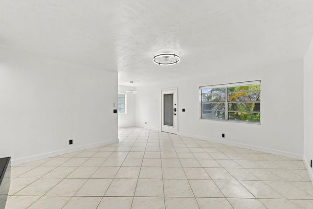 4 of 16 - 541 Burgundy L #541, Delray Beach, FL
