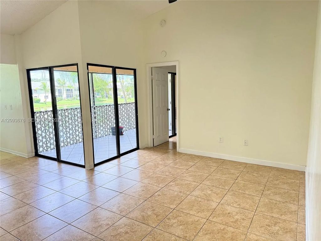 1021 Adams Avenue #1021e, Homestead