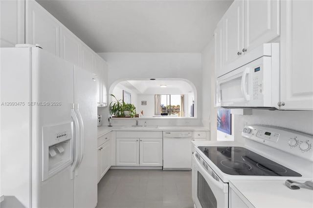 3 of 34 - 10770 Nw 66th Street #404, Doral, FL