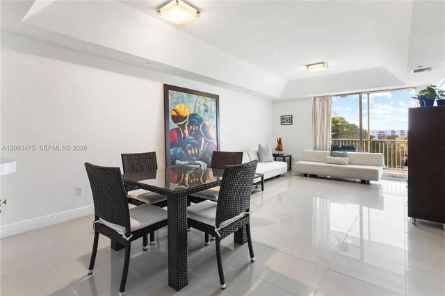 4 of 34 - 10770 Nw 66th Street #404, Doral, FL