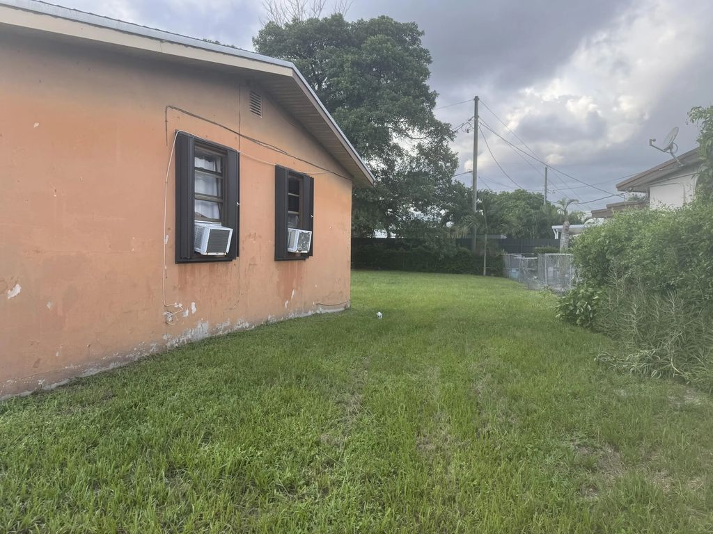 555 Harem Avenue, Opa-Locka