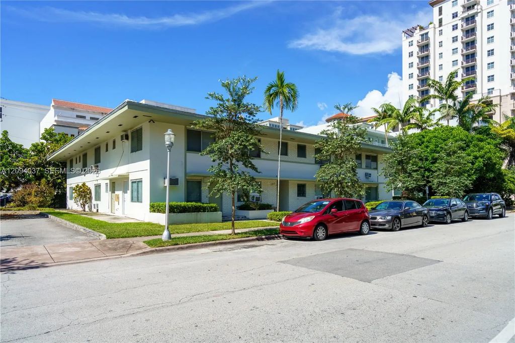260 Navarre Avenue #11, Coral Gables