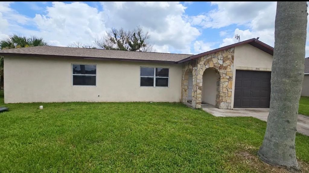 326 Se Dalva Avenue, Port St. Lucie