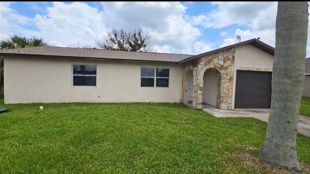 326 Se Dalva Avenue, Port St. Lucie