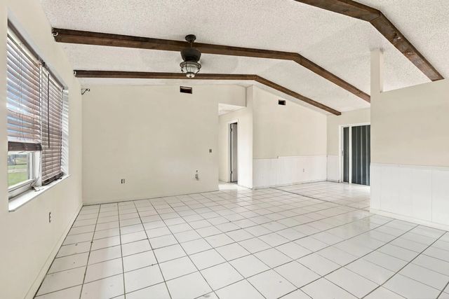 3 of 7 - 326 Se Dalva Avenue, Port St. Lucie, FL