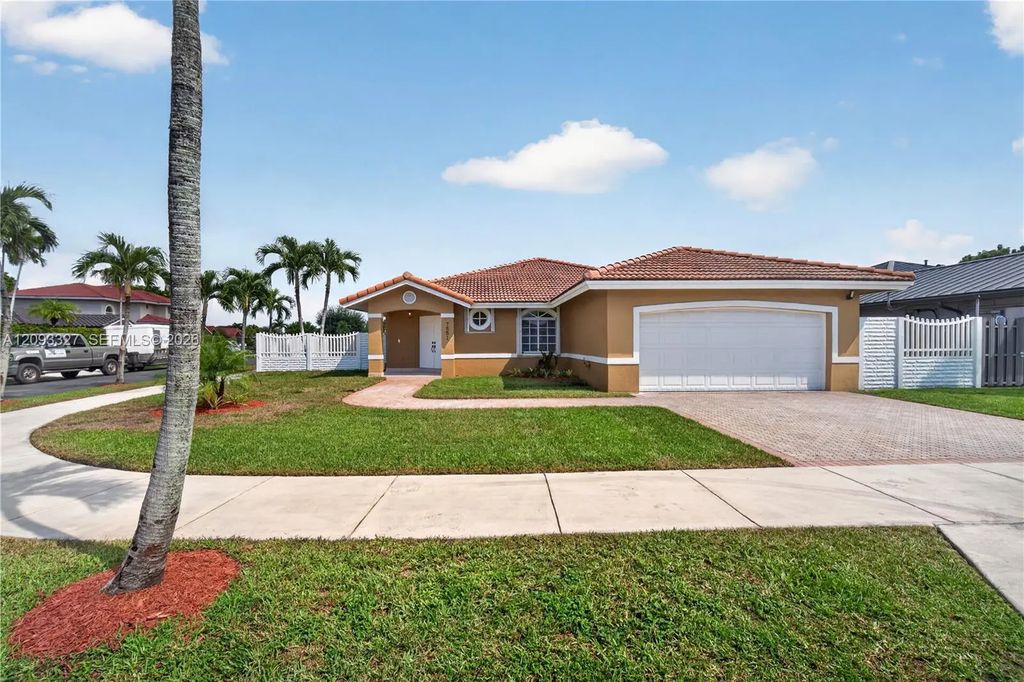 7851 Sw 163rd Place, Miami