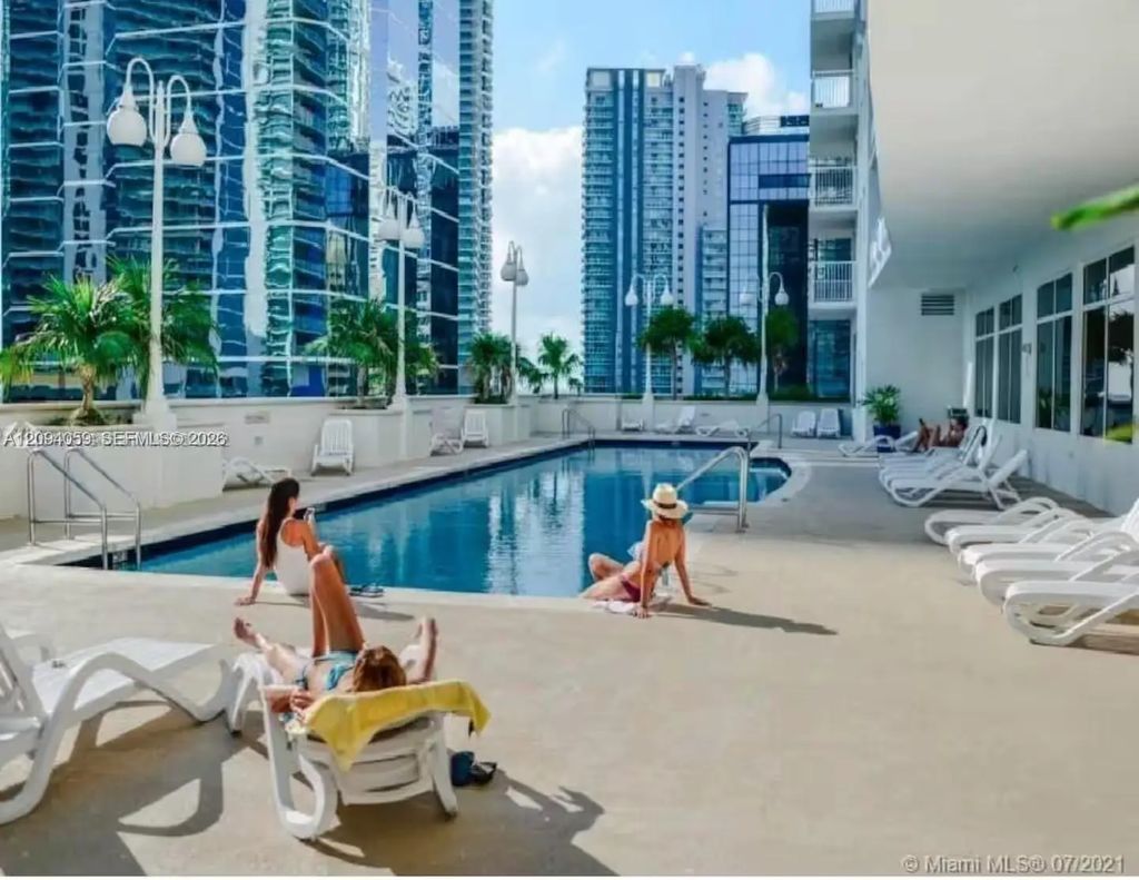 1200 Brickell Bay Drive #3924, Miami
