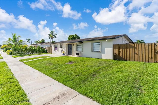 3 of 37 - 15105 Sw 305th Terrace, Homestead, FL