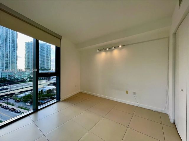 4 of 27 - 31 Se 6th Street #1101, Miami, FL