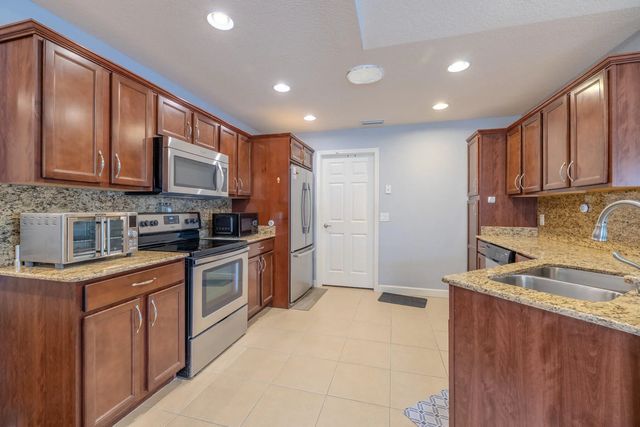 3 of 32 - 16 Mediterranean Boulevard S, Port St. Lucie, FL