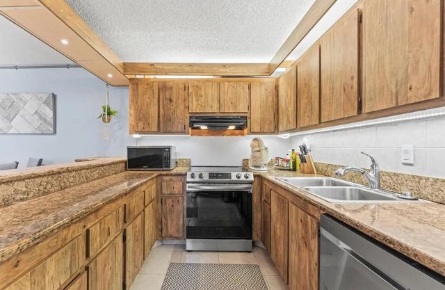 4 of 21 - 632 Springdale Circle, Palm Springs, FL