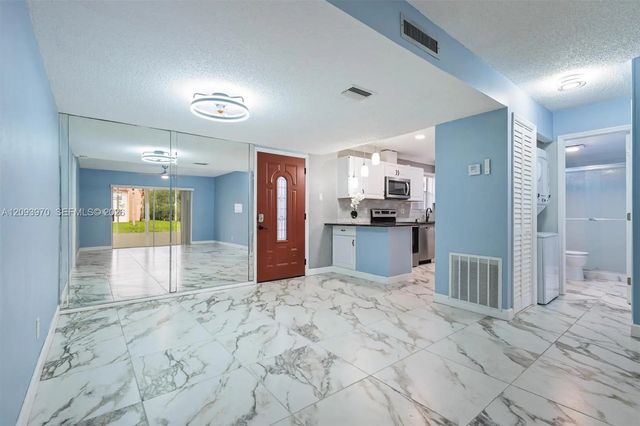 4 of 66 - 236 Lake Dora Drive #236, West Palm Beach, FL