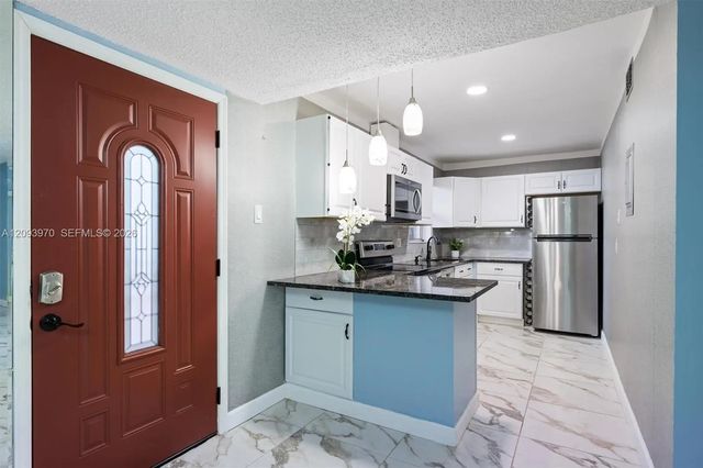 5 of 66 - 236 Lake Dora Drive #236, West Palm Beach, FL