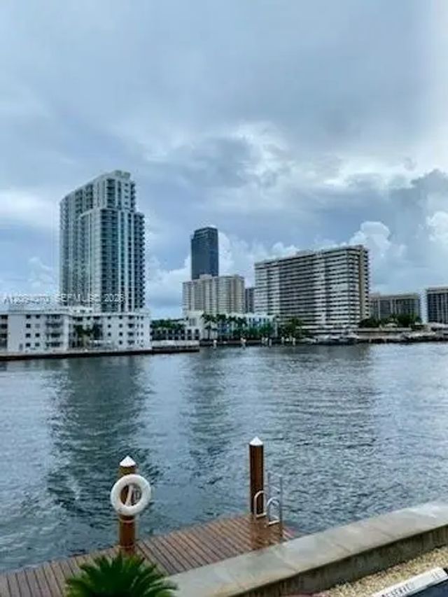 111 Golden Isles Drive #e4, Hallandale Beach