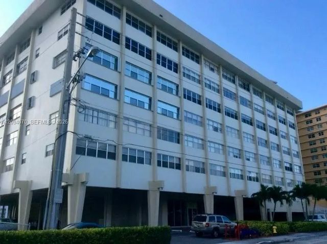 3 of 11 - 111 Golden Isles Drive #e4, Hallandale Beach, FL