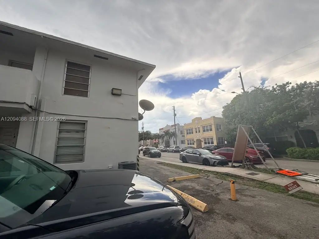 990 Sw 4th Street #7, Miami
