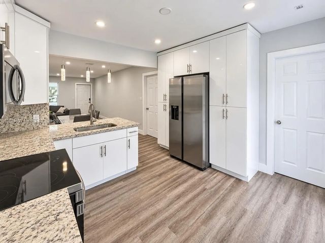 5 of 13 - 6831 Sheridan Street, Hollywood, FL