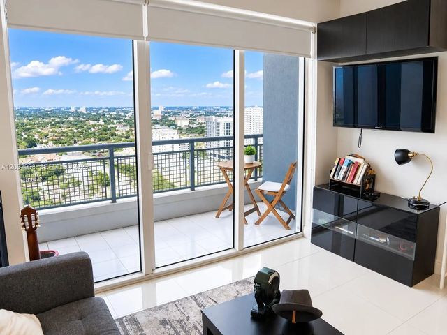 2 of 10 - 60 Sw 13th Street #2409, Miami, FL