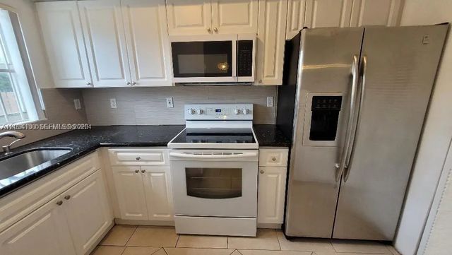 4 of 11 - 8453 Nw 4th Court #8453, Miami, FL