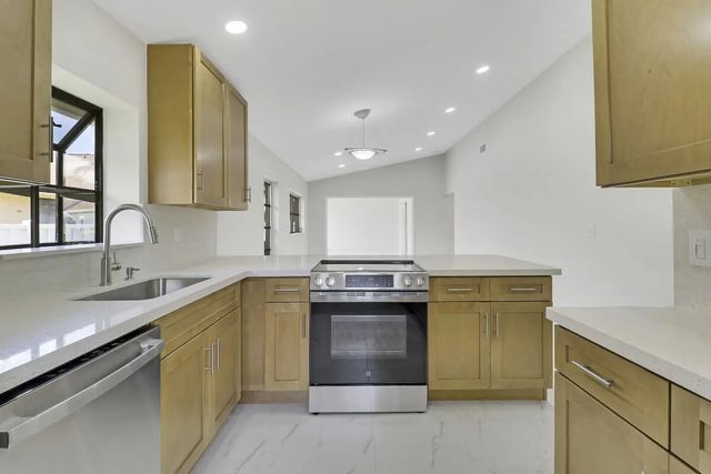 3 of 24 - 8157 Springtree Road, Boca Raton, FL