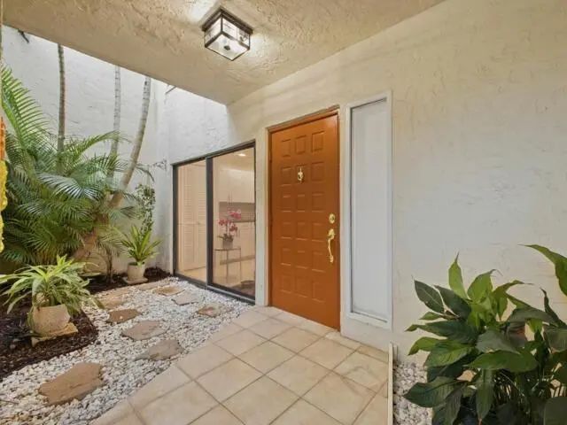 5 of 31 - 1800 Embassy Drive #132, West Palm Beach, FL