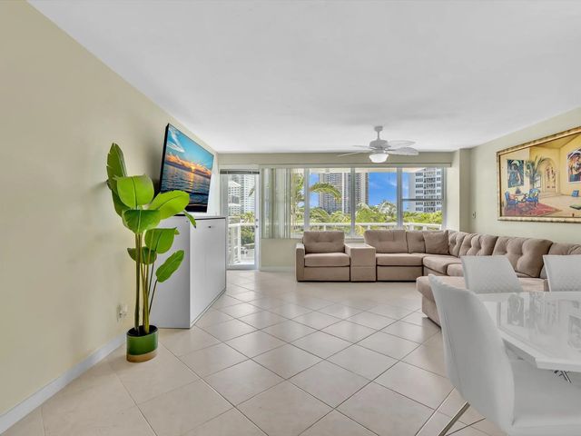 4 of 52 - 3300 Ne 36th Street #420, Fort Lauderdale, FL