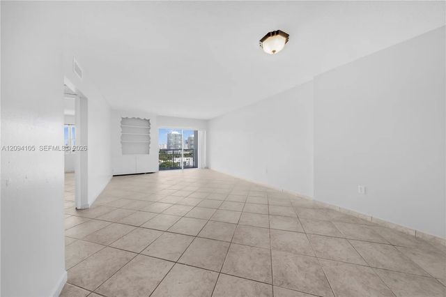 400 Kings Point Drive #1427, Sunny Isles Beach