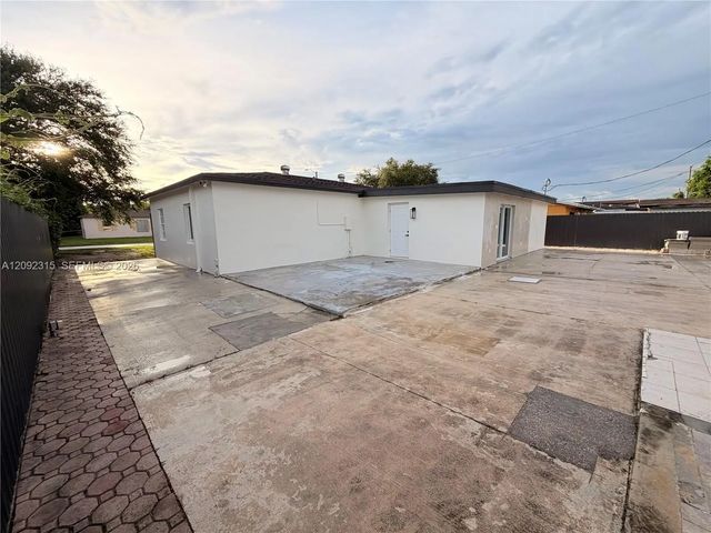 4 of 9 - 14025 Jackson Street, Miami, FL