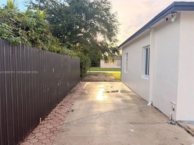 5 of 9 - 14025 Jackson Street, Miami, FL