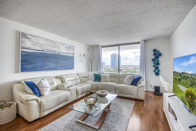 5 of 23 - 600 Three Islands Boulevard #1010, Hallandale Beach, FL
