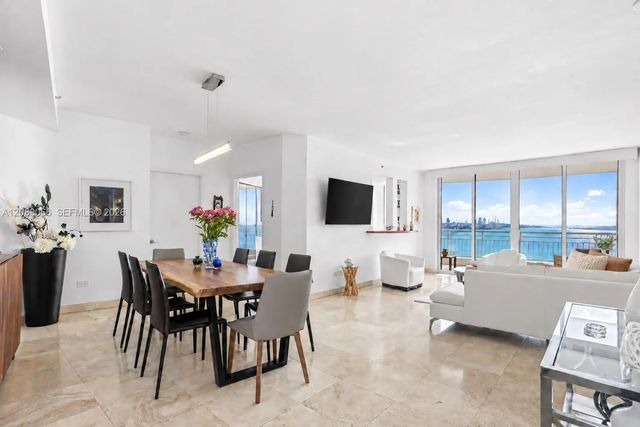 4 of 40 - 808 Brickell Key Drive #2002, Miami, FL