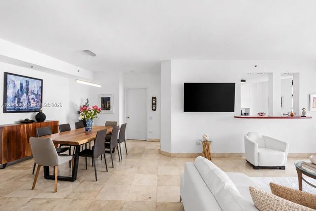 5 of 40 - 808 Brickell Key Drive #2002, Miami, FL