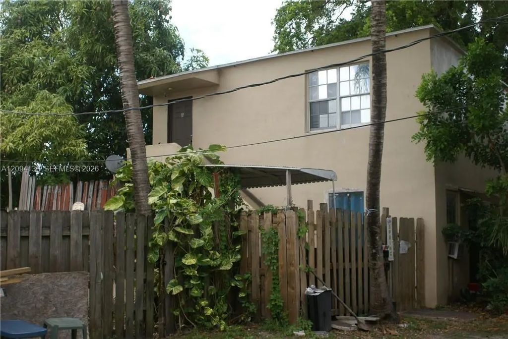 1111 N 22nd Avenue, Hollywood