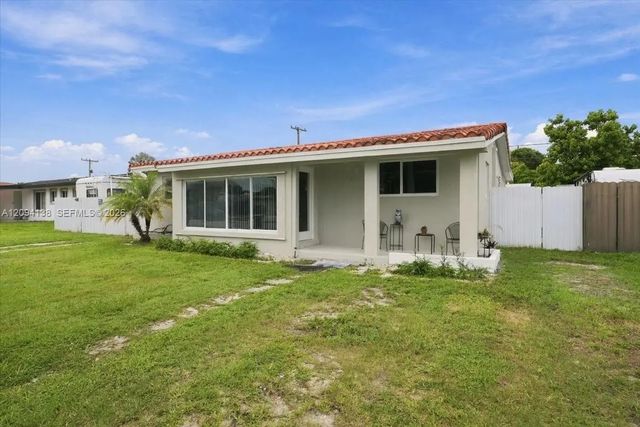 4 of 43 - 9625 Dominican Drive, Cutler Bay, FL