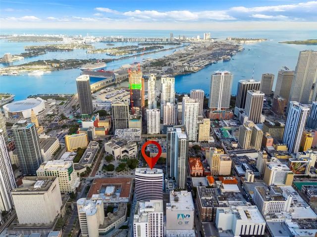 4 of 55 - 225 N Miami Avenue #504, Miami, FL