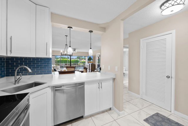 4 of 46 - 390 N Federal Highway #202, Deerfield Beach, FL