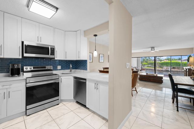 5 of 46 - 390 N Federal Highway #202, Deerfield Beach, FL