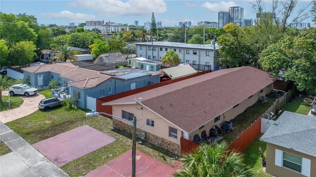 1916 1918 Grant Street, Hollywood