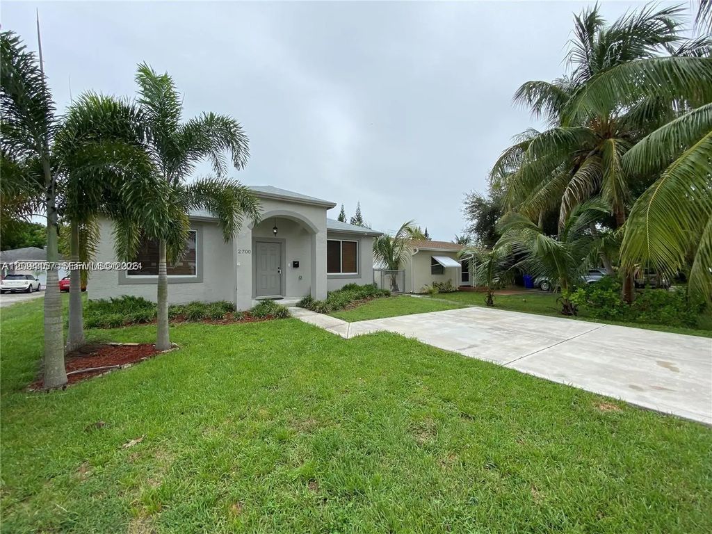 2700 Fillmore Street, Hollywood