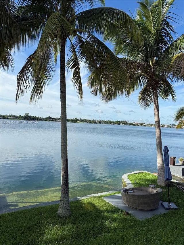 8300 Sw 48th Street, Miami