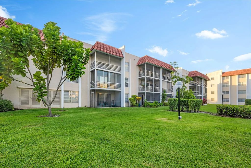 3774 Inverrary Boulevard #104p, Lauderhill