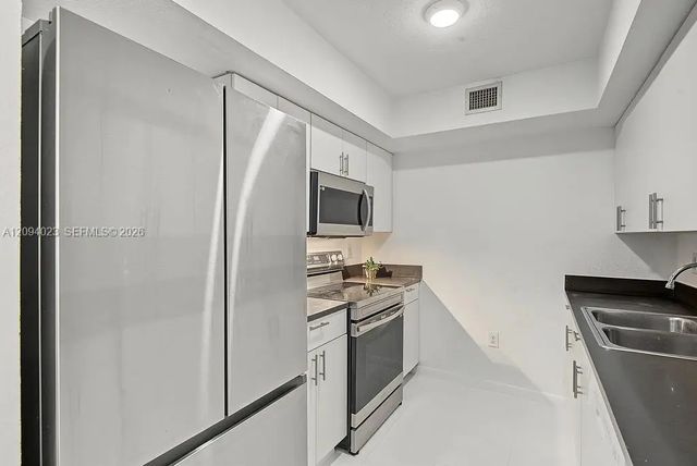 3 of 31 - 219 Nw 12th Avenue #807, Miami, FL