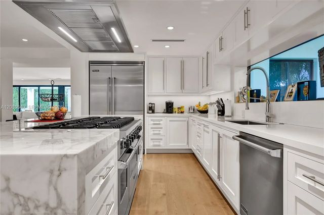 2 of 42 - 2802 Prairie Avenue, Miami Beach, FL