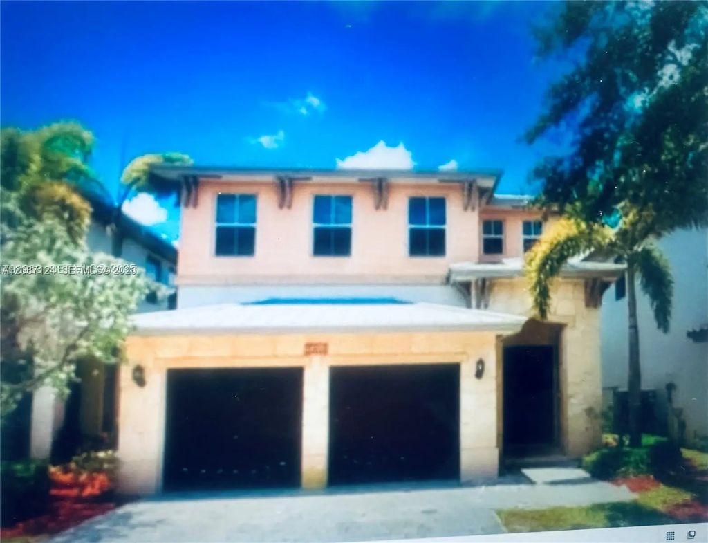 10464 Nw 70th Lane, Doral