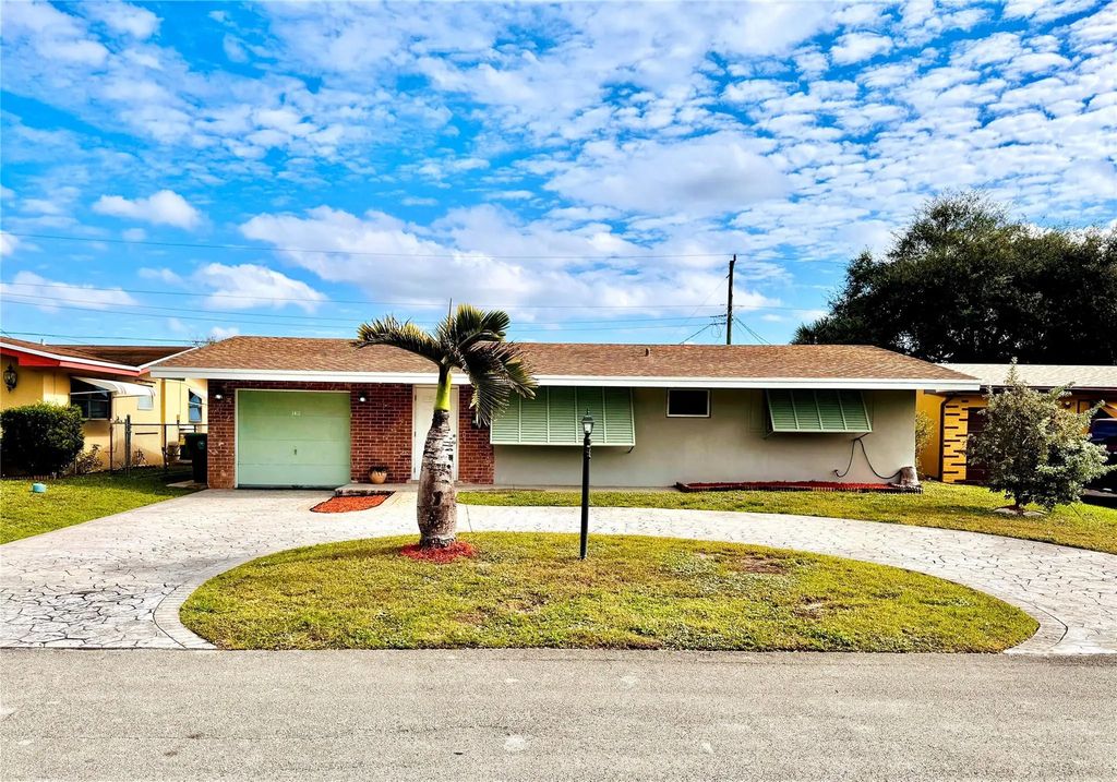 1411 Nw 79th Way, Pembroke Pines