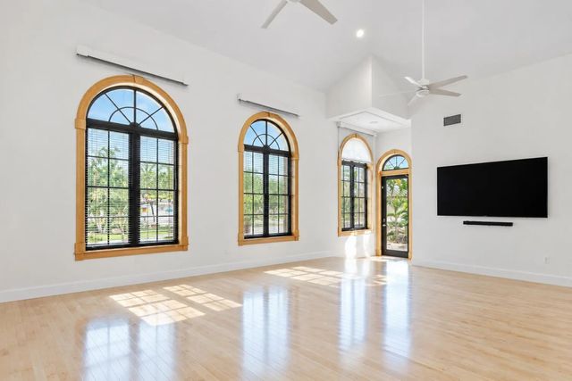 4 of 41 - 3901 Ne 23rd Terrace, Lighthouse Point, FL